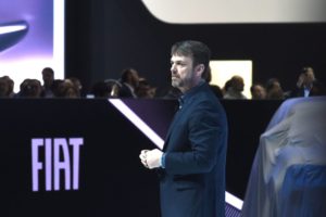 TORINO (ITALPRESS) - Fca convertira' un suo impianto per produrre un milione di mascherine al mese...