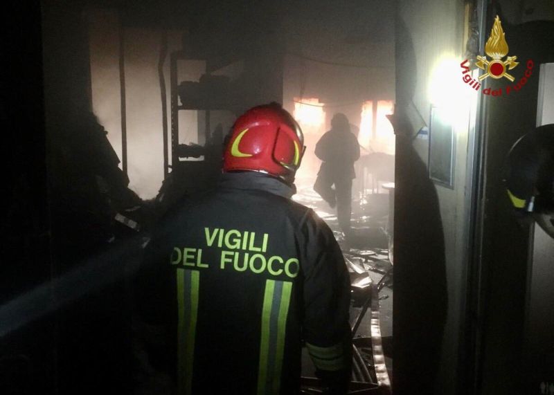 Incendio al palazzo di giustizia di Milano, domate le fiamme
