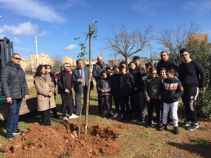 Quartiere Sperone Palermo.  Presso un’area verde degradata di via Epifanio Li Puma al quartiere...