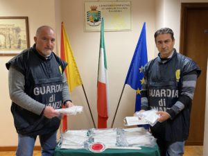 Mascherine illegali sequestrate