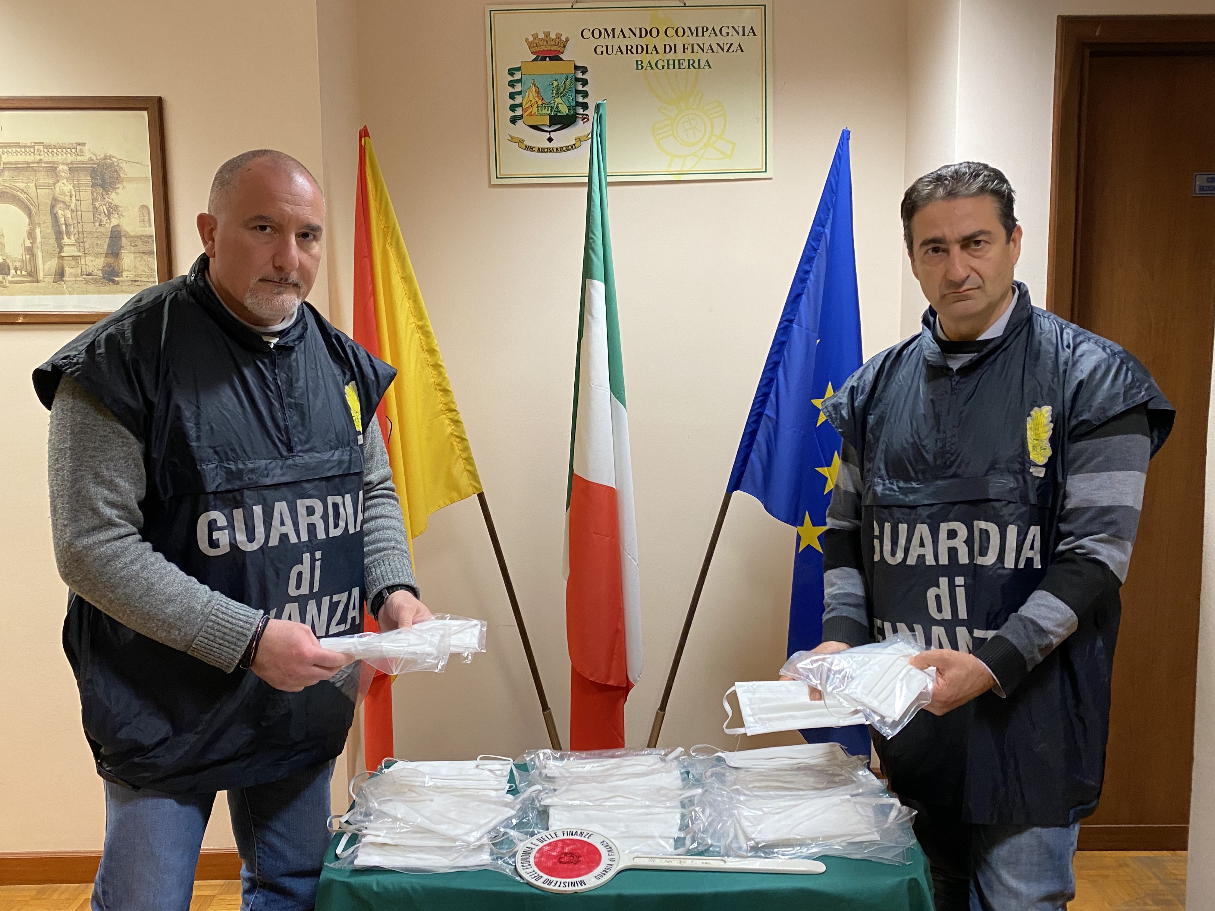 Mascherine illegali sequestrate prodotte da un’impresa del palermitano