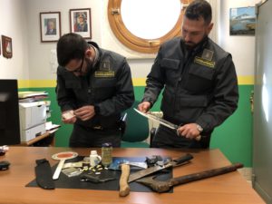Sbarcato a Palermo cittadino svizzero. Le Fiamme Gialle del 1° Nucleo Operativo Metropolitano di...