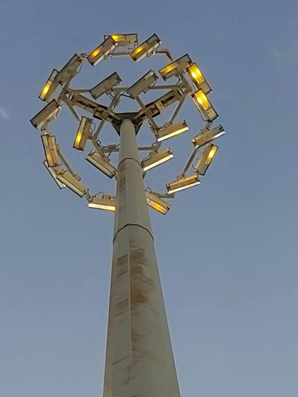 Svincolo viale Lazio, tornano in funzione le quattro torri faro