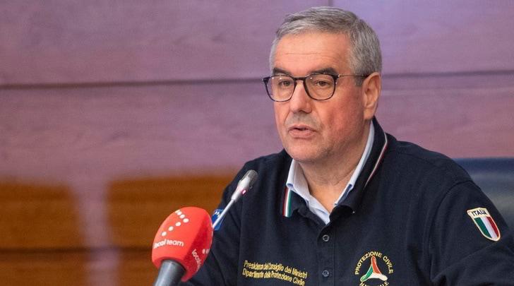 Dati nazionali coronavirus in lieve calo, molti sanitari contagiati