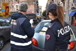 Blitz contro i posteggiatori abusivi