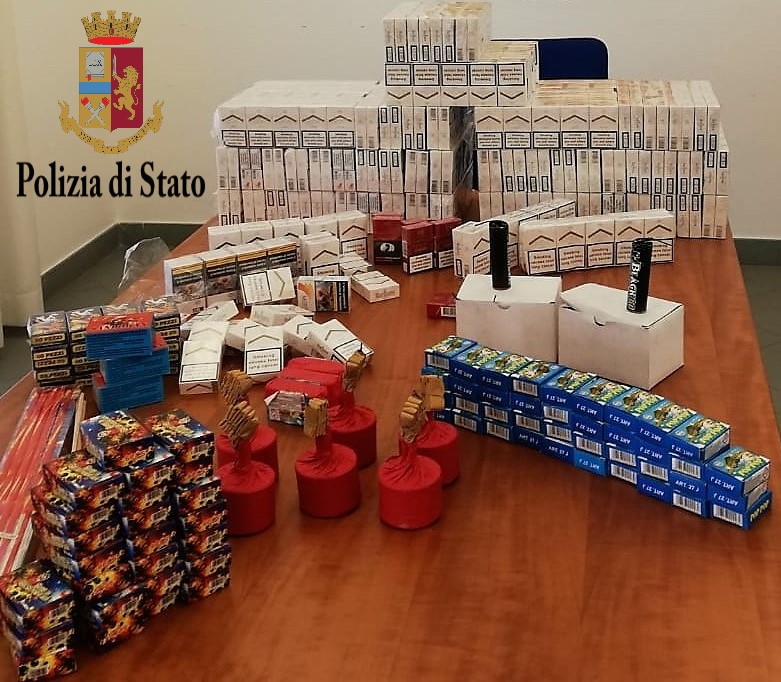 Nascondeva sigarette e fuochi d’artificio a casa, arrestato 29enne