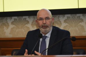 ROMA (ITALPRESS) - In alcune materie come la Sanita' deve governare solo lo Stato? "E' una delle...
