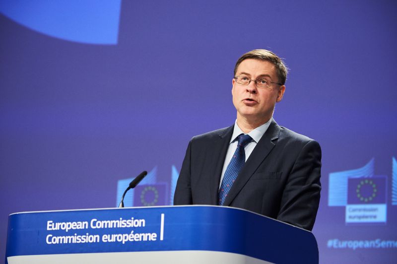 Mes, Dombrovskis “Costi sanitari interpretati in modo ampio”
