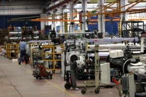 Industria, a febbraio fatturato e ordini in calo