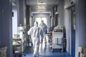 Report di UniPa sull'efficacia delle misure. Sin dall’inizio dell’epidemia di SARS-CoV-2 in Italia, dal confronto con i dati relativi alle altre regioni e province autonome (rapportati a 100 mila abitanti), emerge per la Sicilia e in generale per le regioni del Mezzogiorno un impatto più contenuto della diffusione del contagio e dei tassi di letalità.