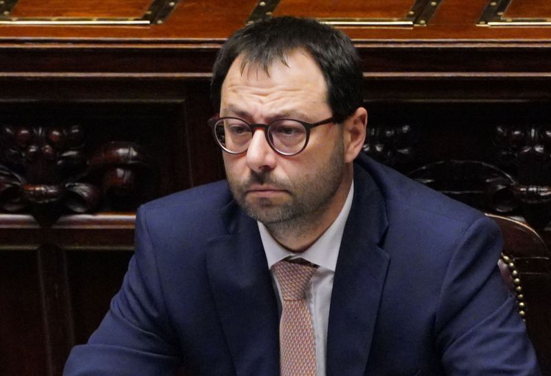 Patuanelli: “Nascera’ fondo solidarieta’ nazionale per micro e pmi”