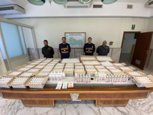 Oltre 1.800 flaconi di gel