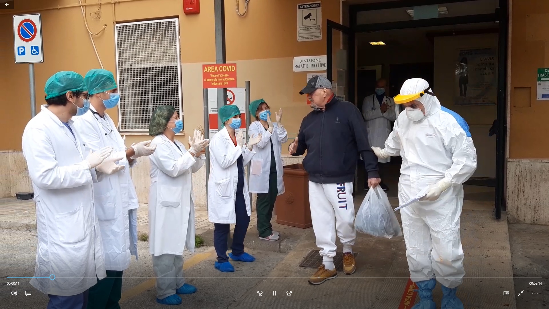 Dalla rianimazione al Covid Center, paziente grave guarisce e torna a casa