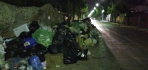 Tolti i cassonetti in via Paruta