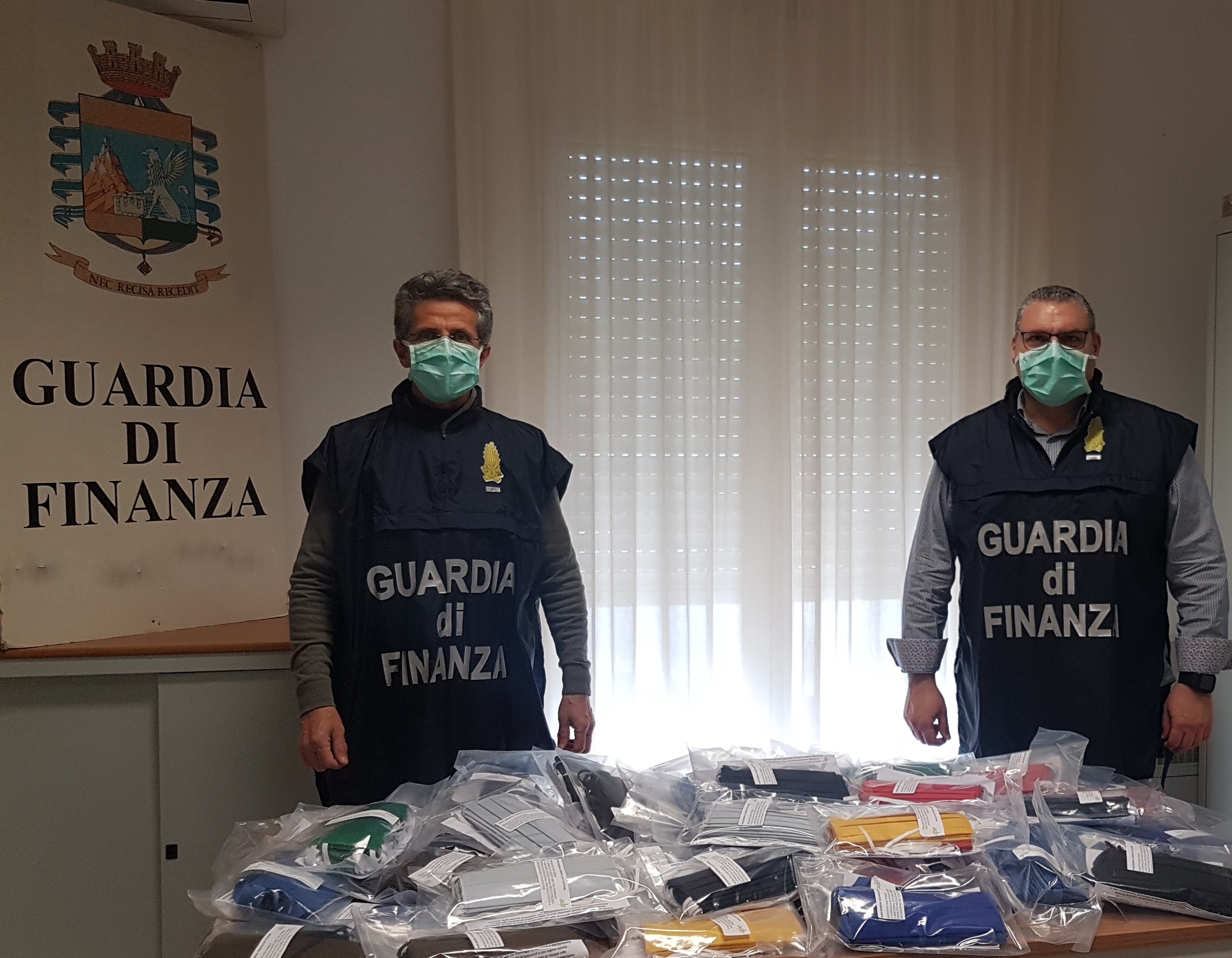 Mascherine a prezzi spropositati, sequestrati oltre 500 dispositivi