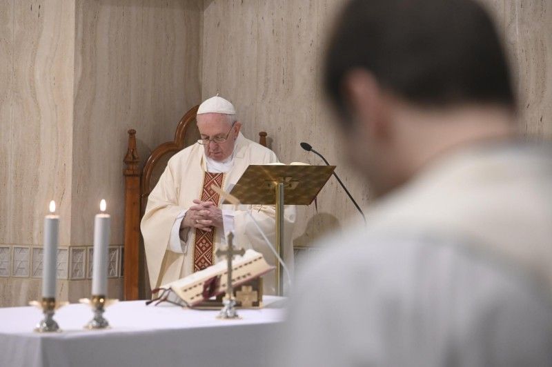 Coronavirus, Papa Francesco prega per i governanti