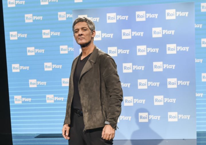 Fiorello, lo showman e mattatore radio e tv compie 60 anni