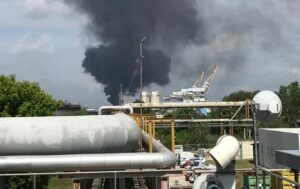 VENEZIA (ITALPRESS) - E' di due feriti gravi il bilancio dell'incendio scoppiato questa mattina...