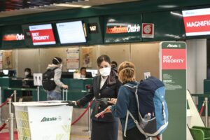 ROMA (ITALPRESS) - Si dal 3 giugno agli spostamenti tra le Regioni, ma gia' da lunedi' 18 maggio ci...