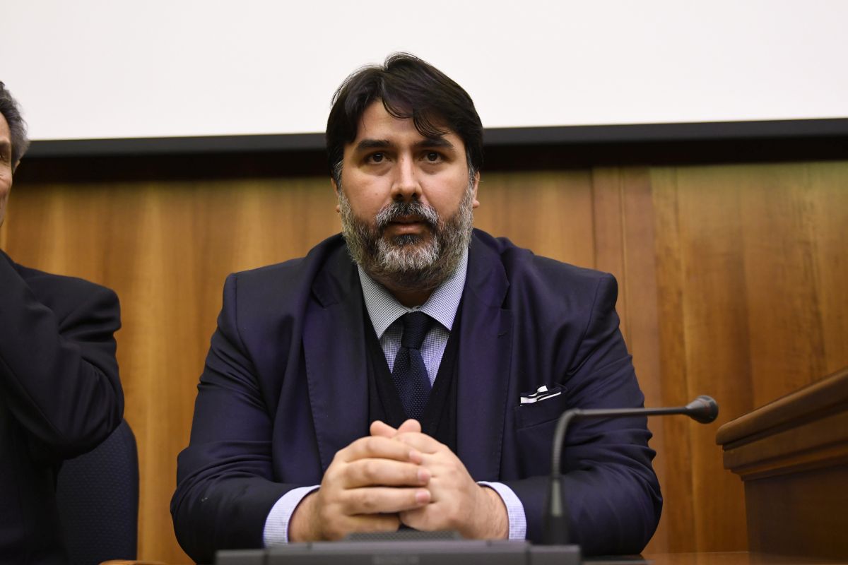 Coronavirus, Solinas: “In Sardegna un passaporto sanitario per turisti”