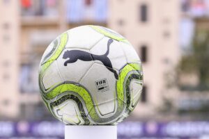 ROMA (ITALPRESS) - Piu' esami e un controllo accurato su giocatori e staff per far ripartire gli...