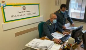 MESSINA (ITALPRESS) - Sgominata dalla Guardia di finanza un'associazione a delinquere dedita al...