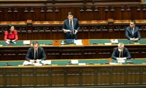 ROMA (ITALPRESS) - "Vogliamo riavviare il motore economico e produttivo del Paese, dopo aver...