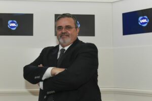 ROMA (ITALPRESS) - Si' allo smart working ma se regolamentato a dovere, per non farlo diventare una...