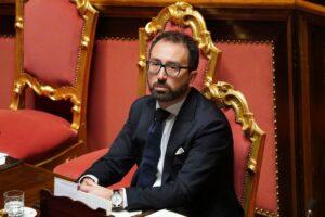 ROMA (ITALPRESS) - "Il vero e proprio terremoto che sta investendo la magistratura italiana dopo il...