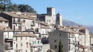 ROMA (ITALPRESS) - Tornano i Luoghi del Cuore del Fondo Ambiente italiano, iniziativa per...