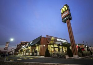 MILANO (ITALPRESS) - In occasione della riapertura dei suoi ristoranti, McDonald's ha dato vita ai...