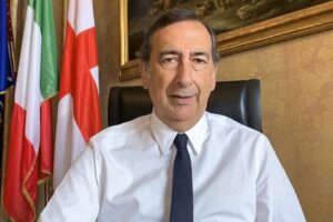 MILANO (ITALPRESS) - "Dopo le 19 non sara' permessa la vendita di alcolici e superalcolici per...