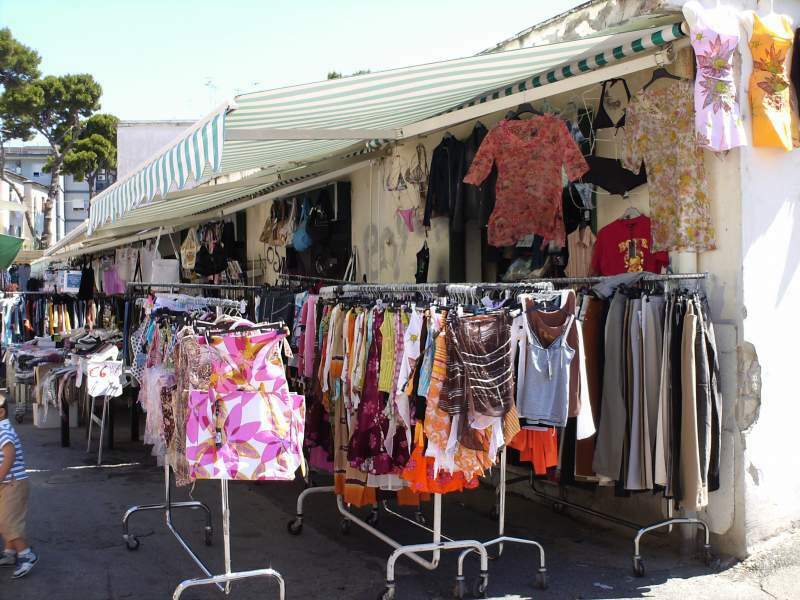 Riaprono i mercatini rionali a Palermo, ma non tutti: l’ordinanza del sindaco