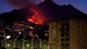 Notte di incendi a Palermo