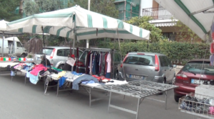 Mercatini rionali in rivolta a Palermo. Caos mercatini a Palermo questa mattina, è scontro tra gli...