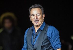 NEW YORK (ITALPRESS) - Bruce Springsteen ha preso posizione nei confronti della polizia USA...