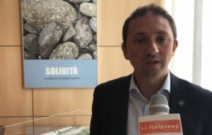 MILANO (ITALPRESS) - Cinquanta miliardi per aiutare il Paese a uscire dalla crisi, ma anche la...