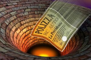 ROMA (ITALPRESS) - La Guardia di Finanza ha smantellato una rete dei falsi broker assicurativi Rc...