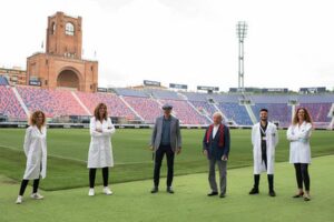 BOLOGNA (ITALPRESS) - "Io sto bene, mi sento forte". Cosi' l'allenatore del Bologna Fc Sinisa...