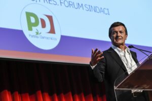 ROMA (ITALPRESS) - E' un "cambio di marcia" deciso, quello che invoca il sindaco di Bergamo, Giorgio...