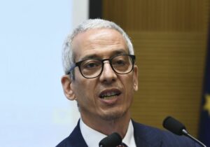 ROMA (ITALPRESS) - "Se si vuole dare una spinta ai consumi, si devono mettere direttamente risorse...