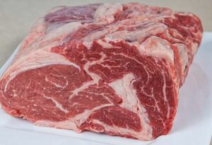 ROMA (ITALPRESS) - Brusco calo dei prezzi all'ingrosso della carne nella fase 2 dell'emergenza a...