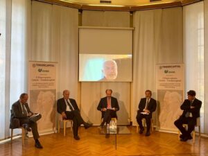 ROMA (ITALPRESS) - Il Covid-19 non ha colpito solo gli over 65 e la meta' dei giovani in emergenza...