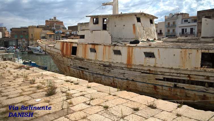 Rischi ambientali a Mazara del Vallo, rottami nel Porto Nuovo
