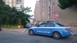 Continua a spacciare dai domiciliari. La Polizia di Stato ha tratto in arresto SERIO Alessio, 27enne...