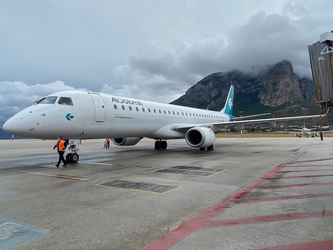 Nuovo collegamento Palermo-Firenze con Air Dolomiti: oggi volo inaugurale