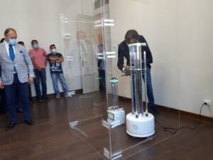 Robot anti-Covid. Come un robot ad alta tecnologia riesce a sanificare in venti minuti qualsiasi...