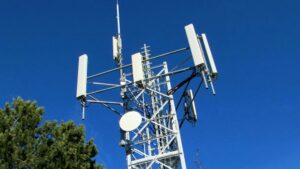 Tecnologia 5G Palermo, 35 impianti autorizzati ma non attivi: polemica con opposizioni