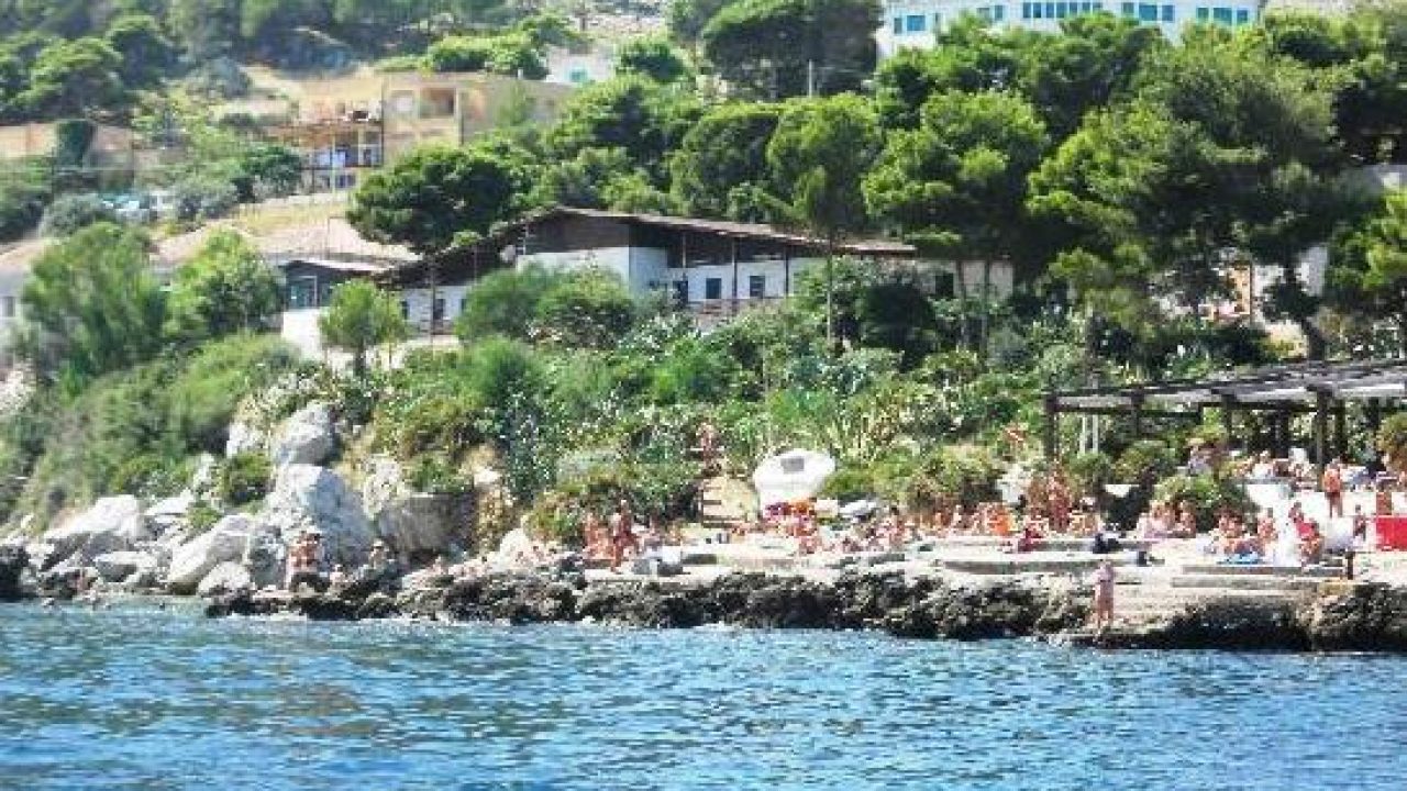 Baia del Corallo, revocato il divieto di balneazione temporaneo