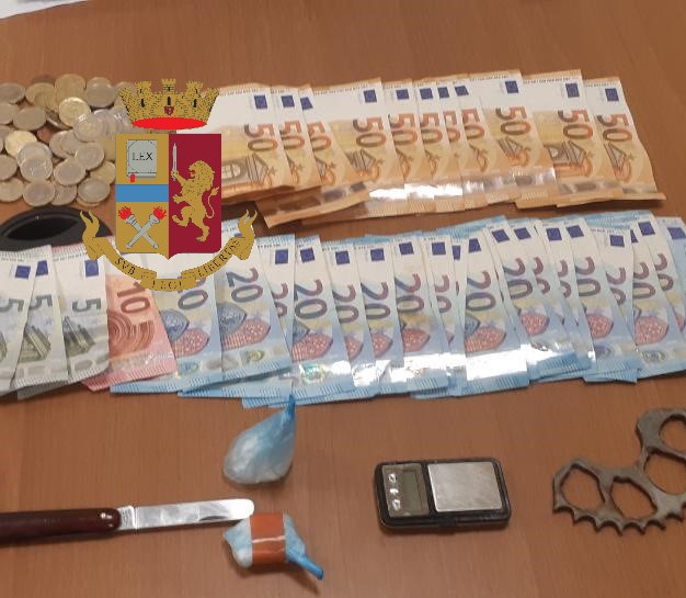 Arresti e sequestri di droga in zona Calatafimi e Villaggio S. Rosalia